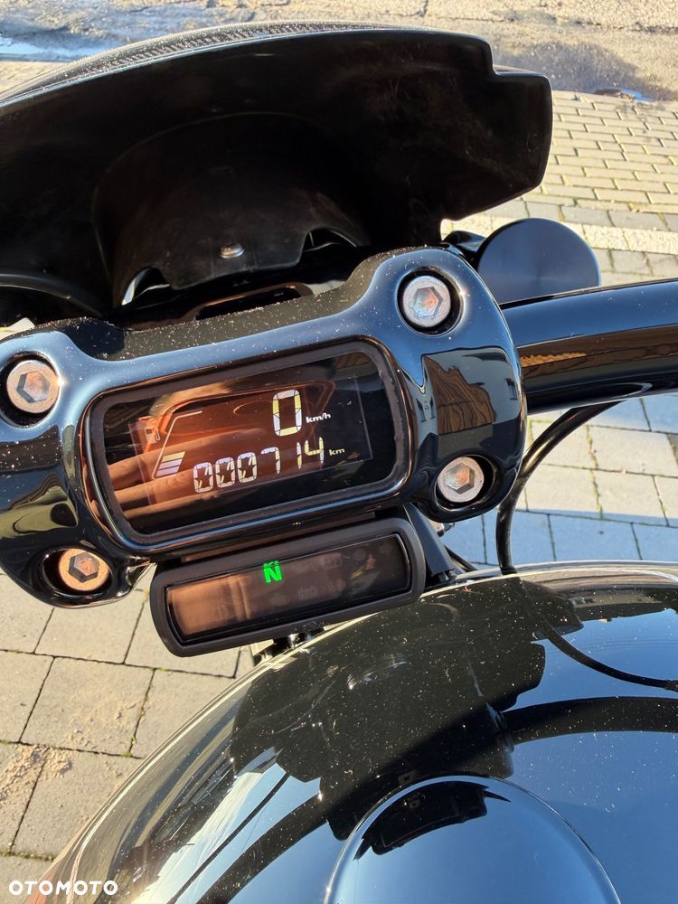 Harley-Davidson Softail Breakout - 14