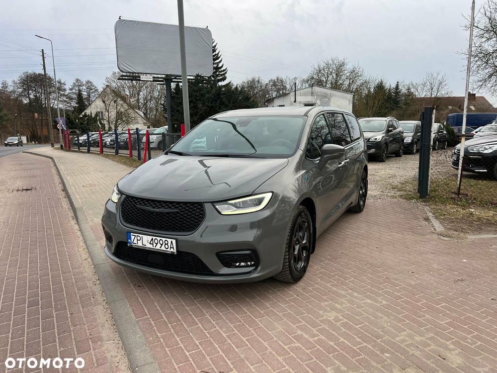 Chrysler Pacifica - 1