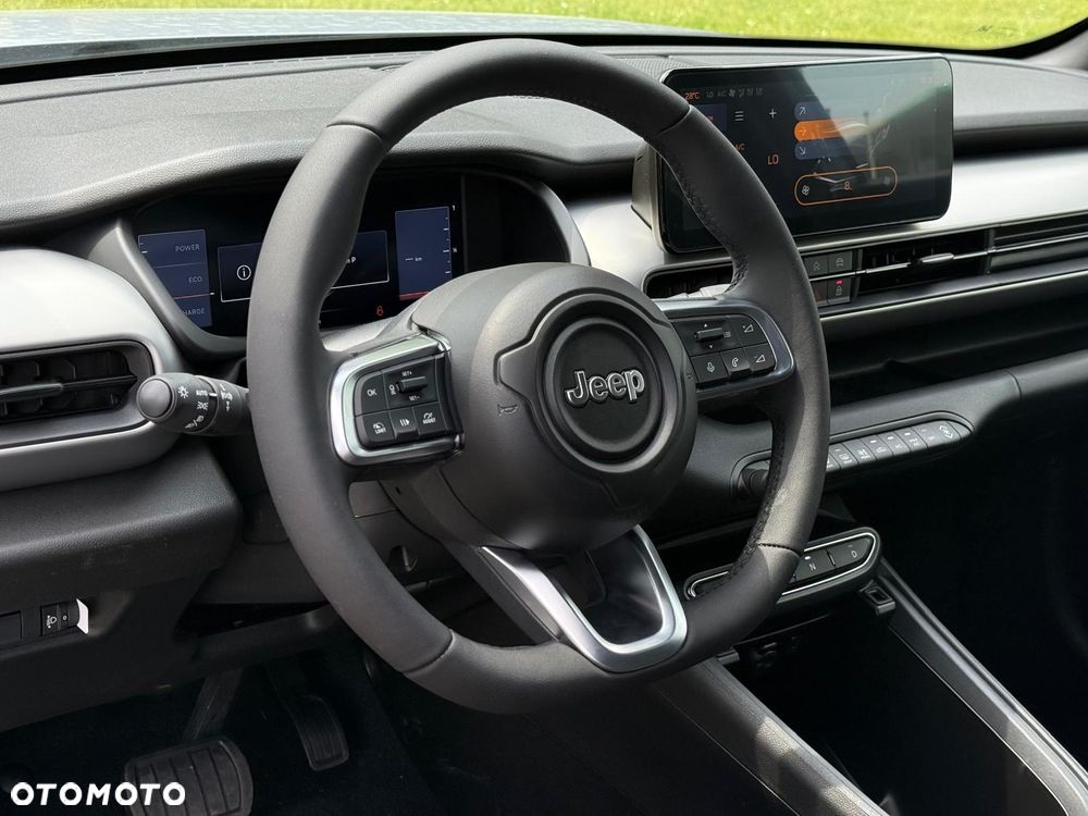 Jeep Avenger 1.2 T3 mHEV Black Edition FWD eDCT6 - 10