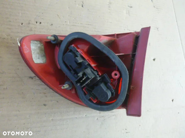 LAMPA LEWY TYŁ LEWA TYLNA TOYOTA AVENSIS I T22 LIFT KOMBI - 6