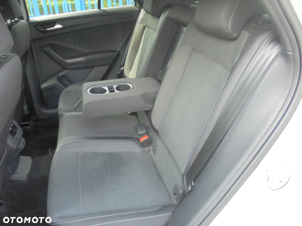 Volkswagen T-Roc 2.0 TDI SCR DSG Style - 12