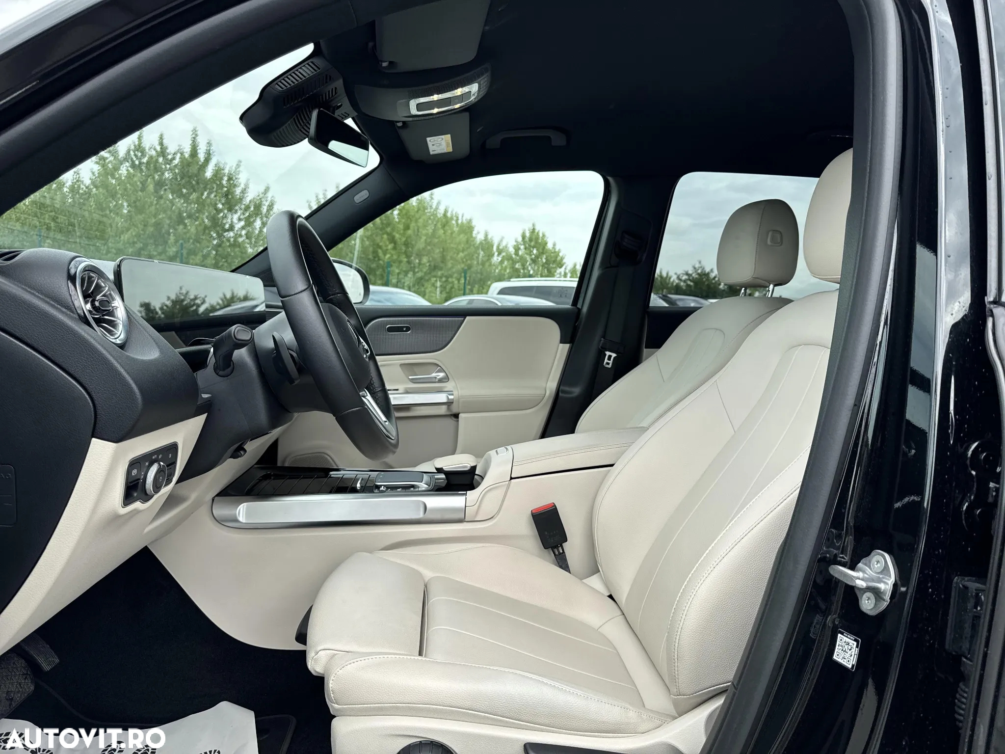 Mercedes-Benz EQB 300 4MATIC - 14