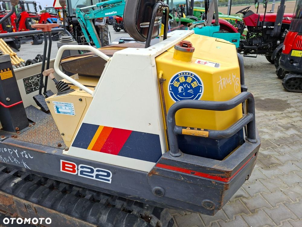 Yanmar B-22 - 38
