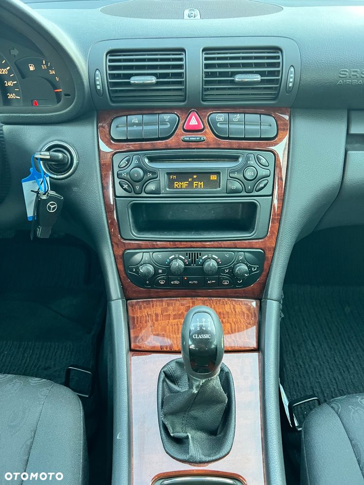 Mercedes-Benz Klasa C 180 Kompressor Classic - 15