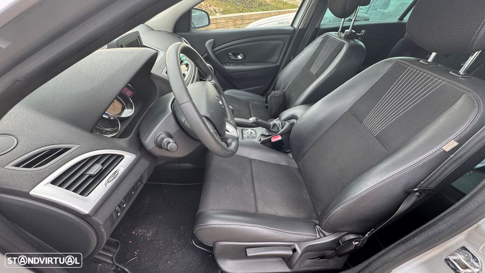 Renault Mégane Sport Tourer 1.5 dCi Dynamique S - 9