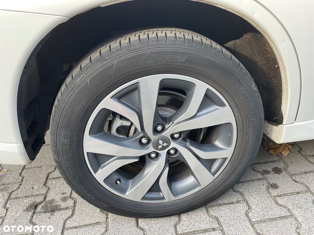 Mitsubishi Outlander - 5