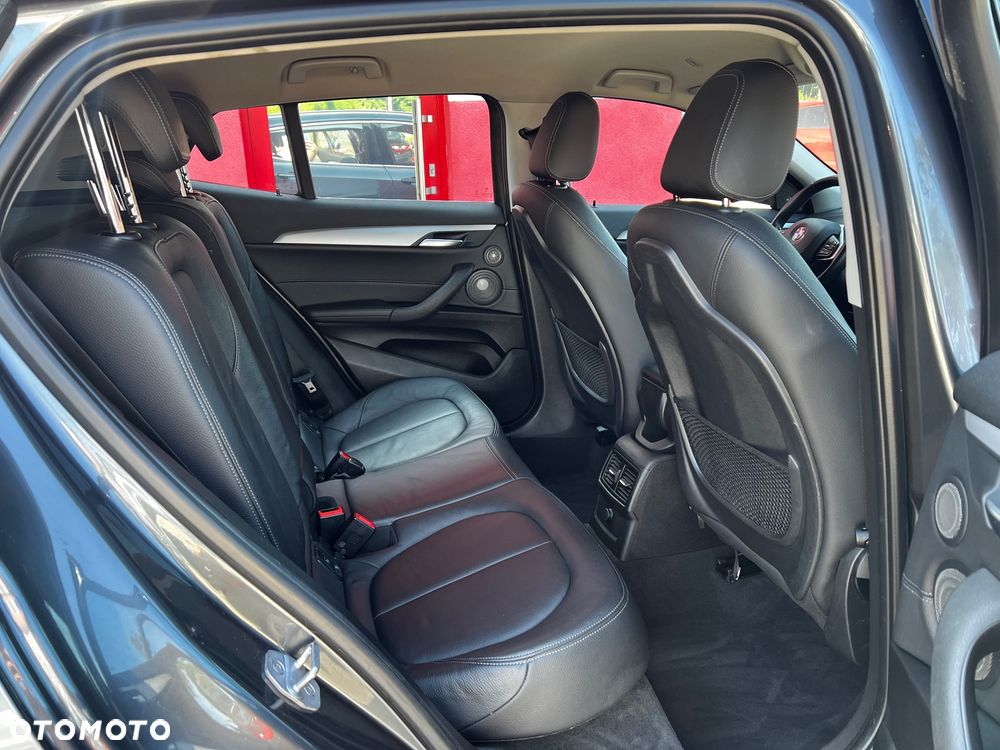 BMW X2 sDrive18i Advantage Plus - 36