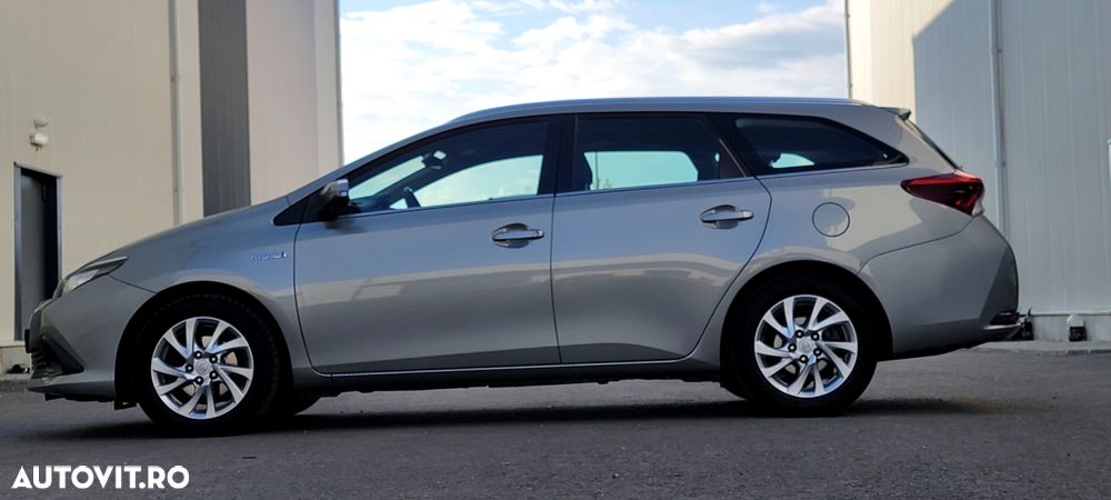 Toyota Auris - 2