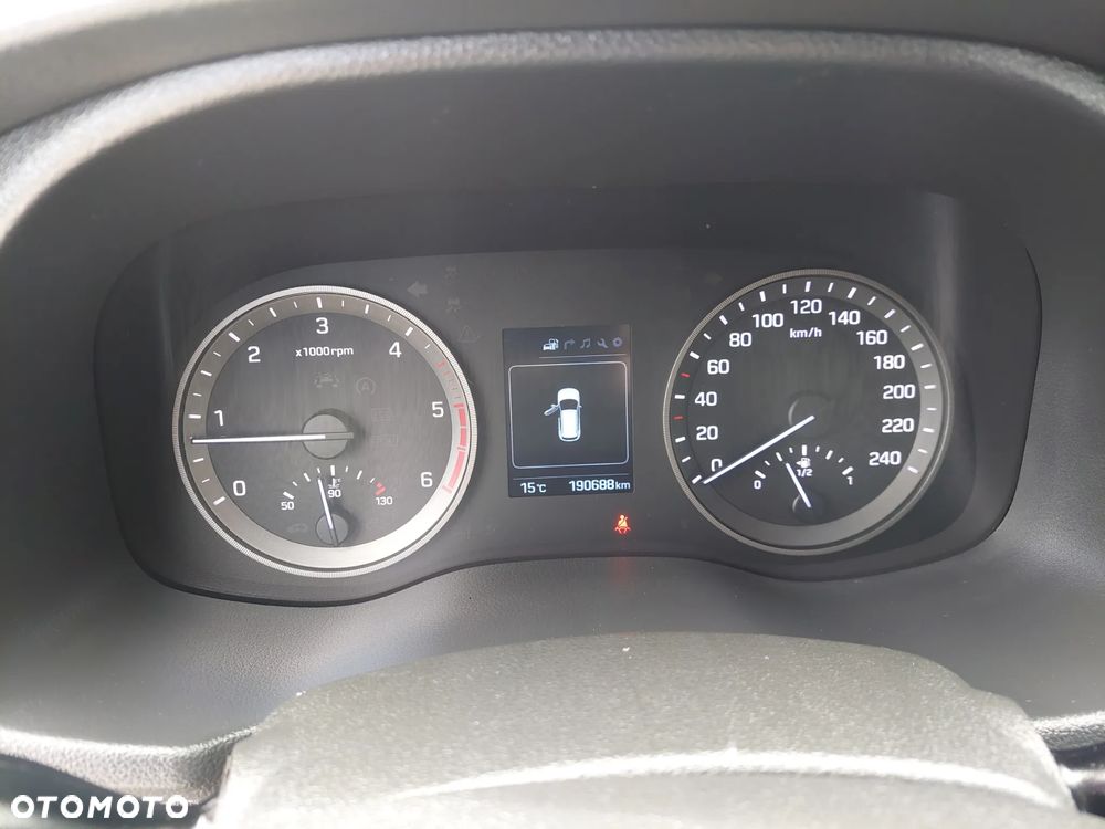 Hyundai Tucson blue 1.7 CRDi 2WD Style - 24