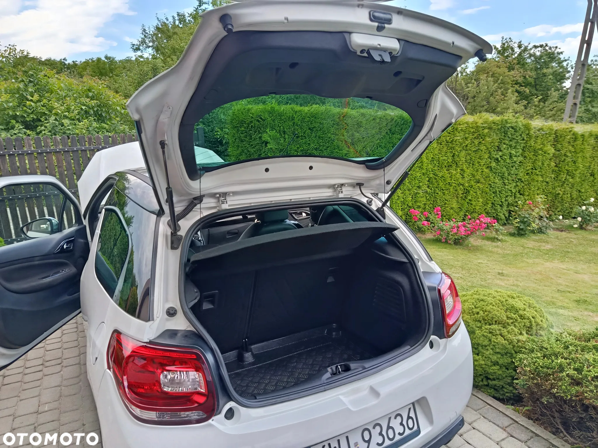 Citroën DS3 HDi 90 FAP SoChic - 17