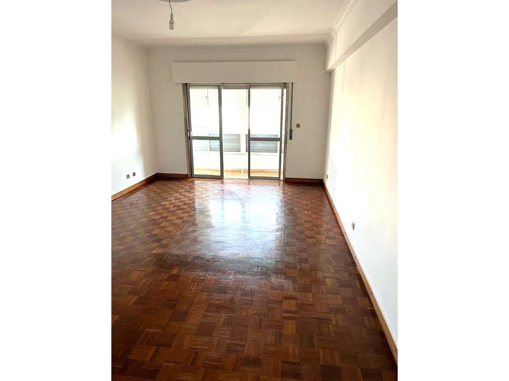 Excelente Apartamento T3 para Arrendar em Telheiras com 1 lugar de ... - Grande imagem: 4/19