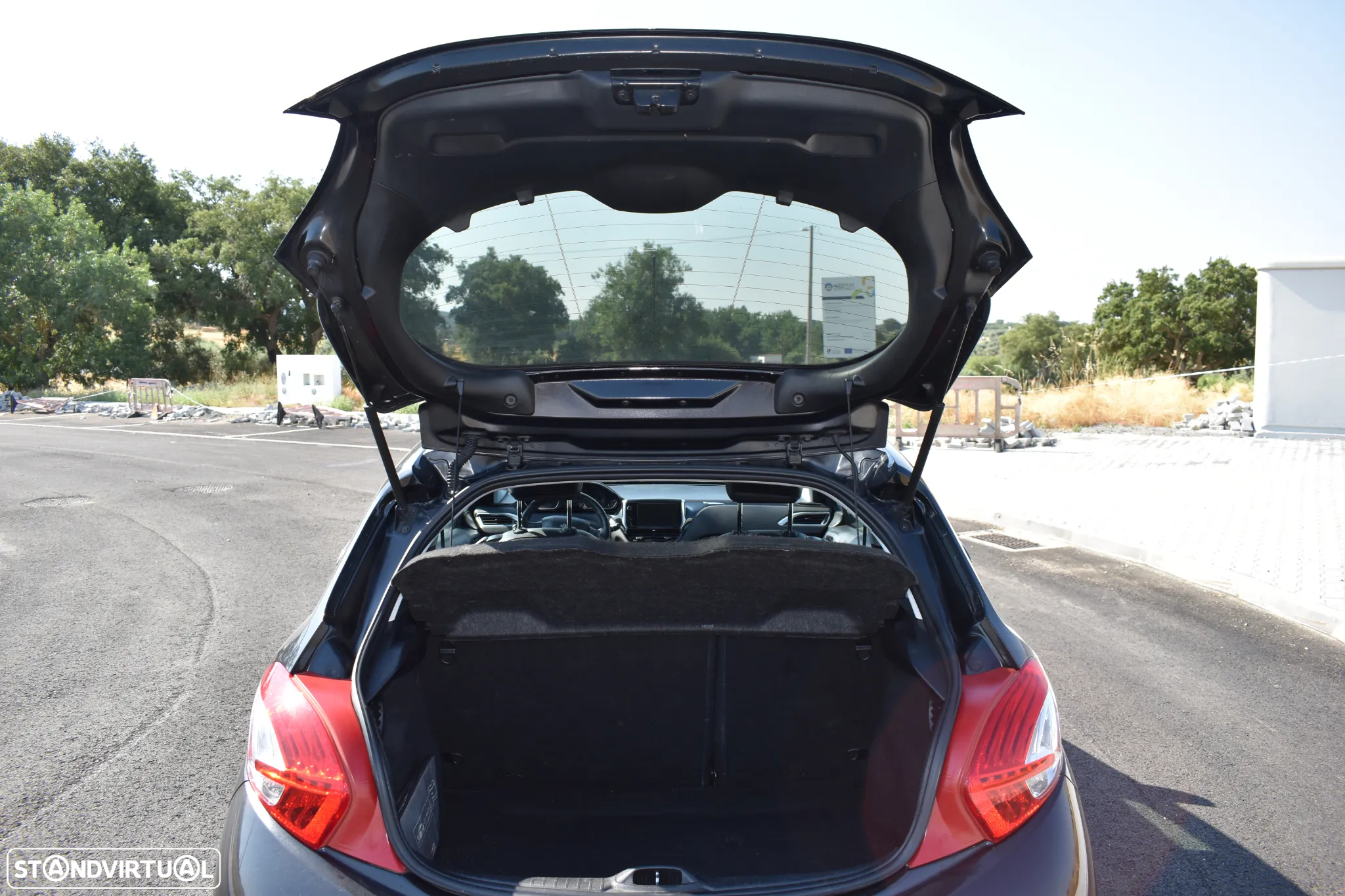 Peugeot 208 1.4 VTi Allure - 17