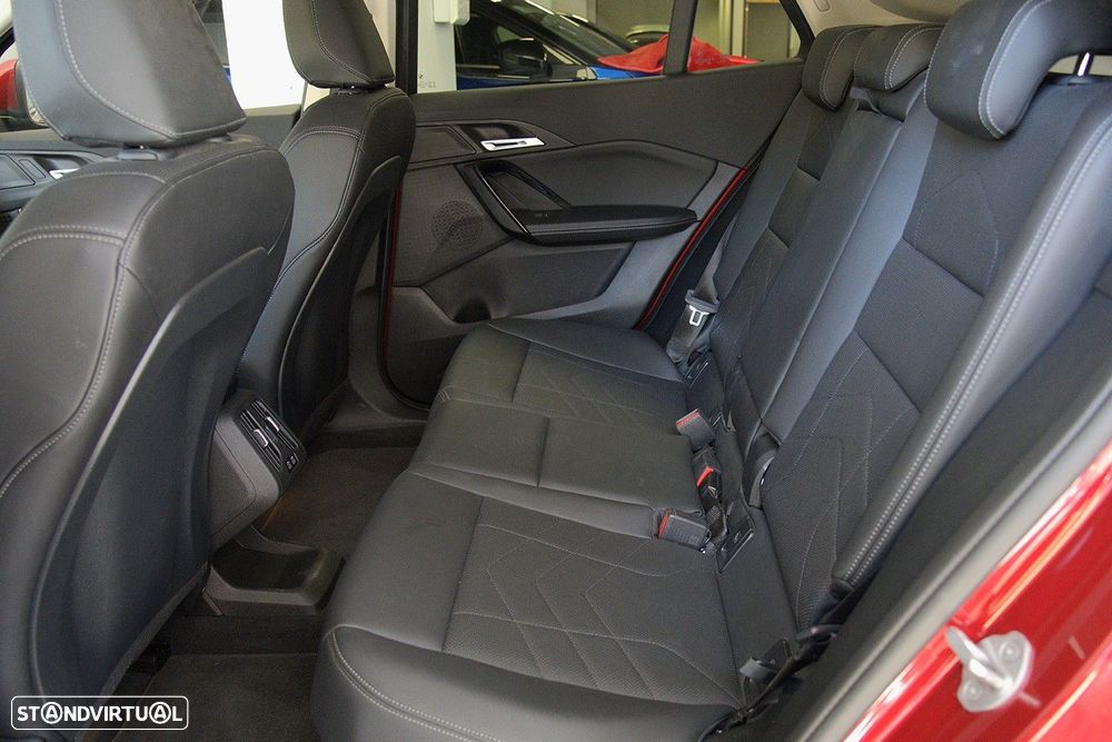 BMW iX2 eDrive20 - 38