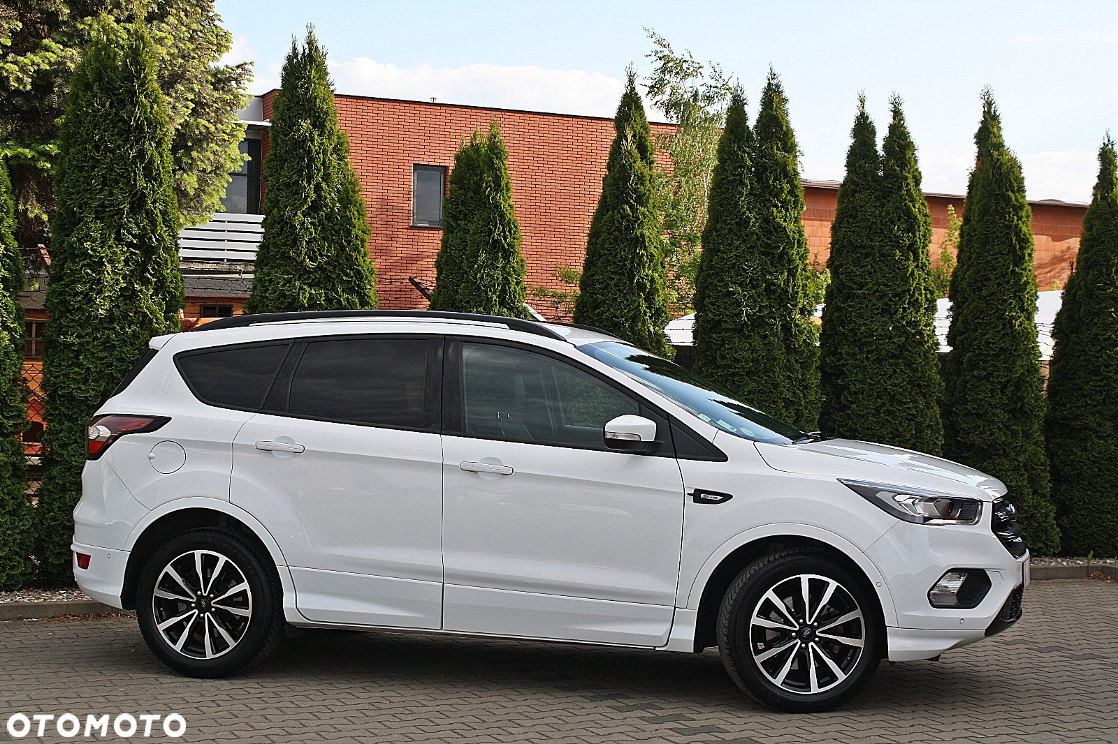 Ford Kuga 2.0 TDCi 2x4 ST-Line - 22