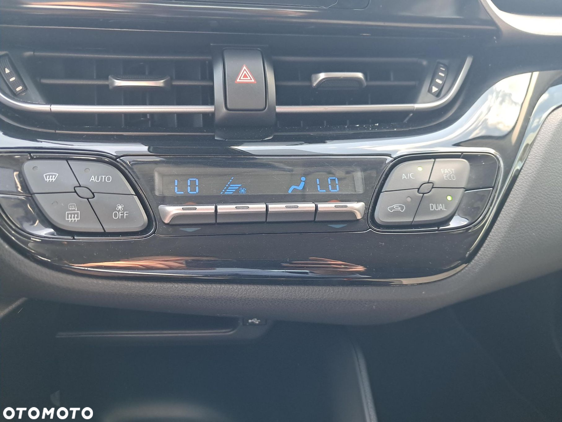 Toyota C-HR 1.2 T GPF Premium - 14