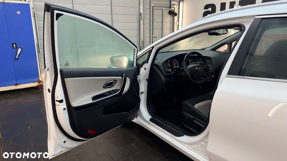 Kia Ceed - 21