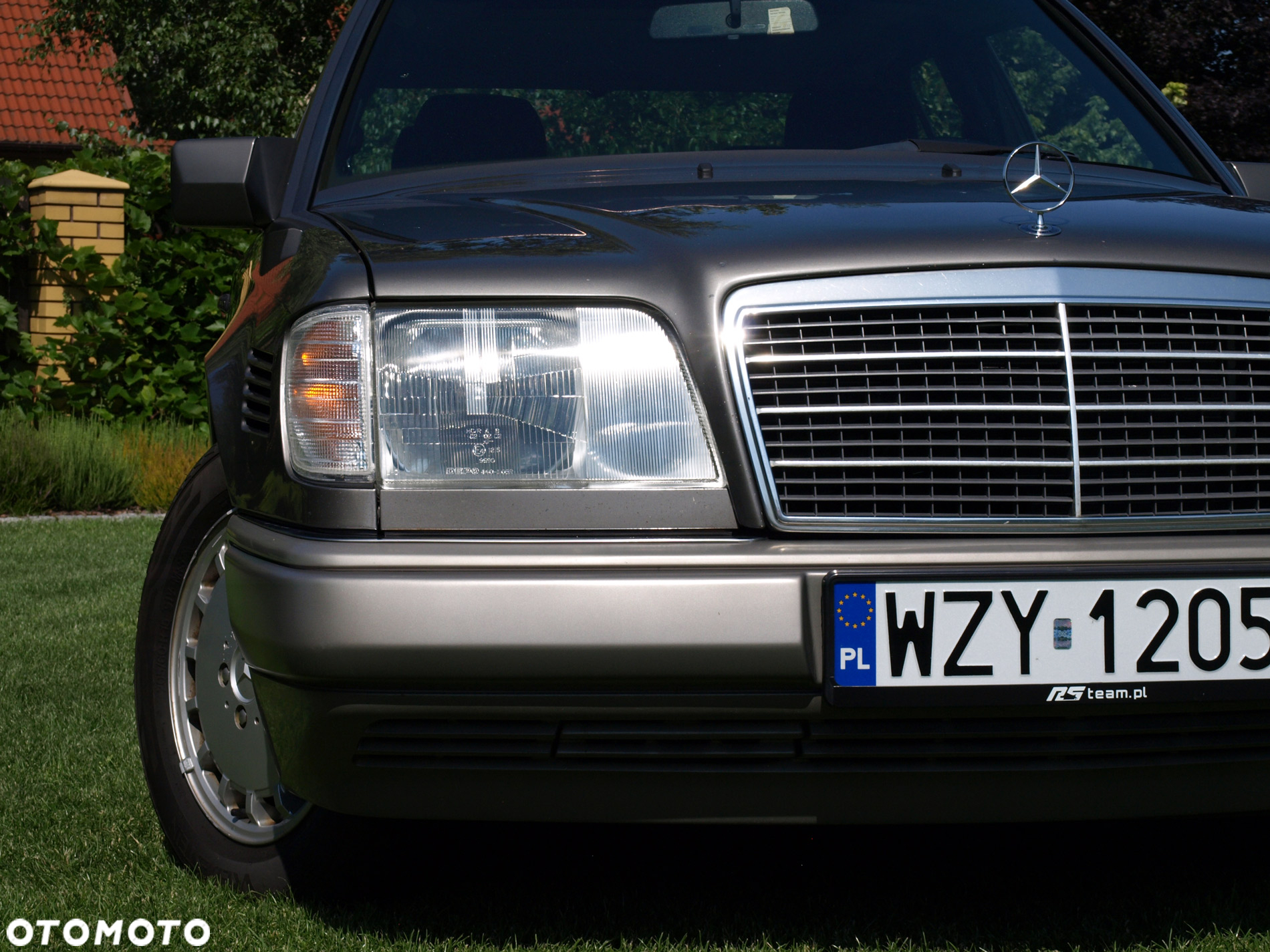 Mercedes-Benz Klasa E 300 D - 20