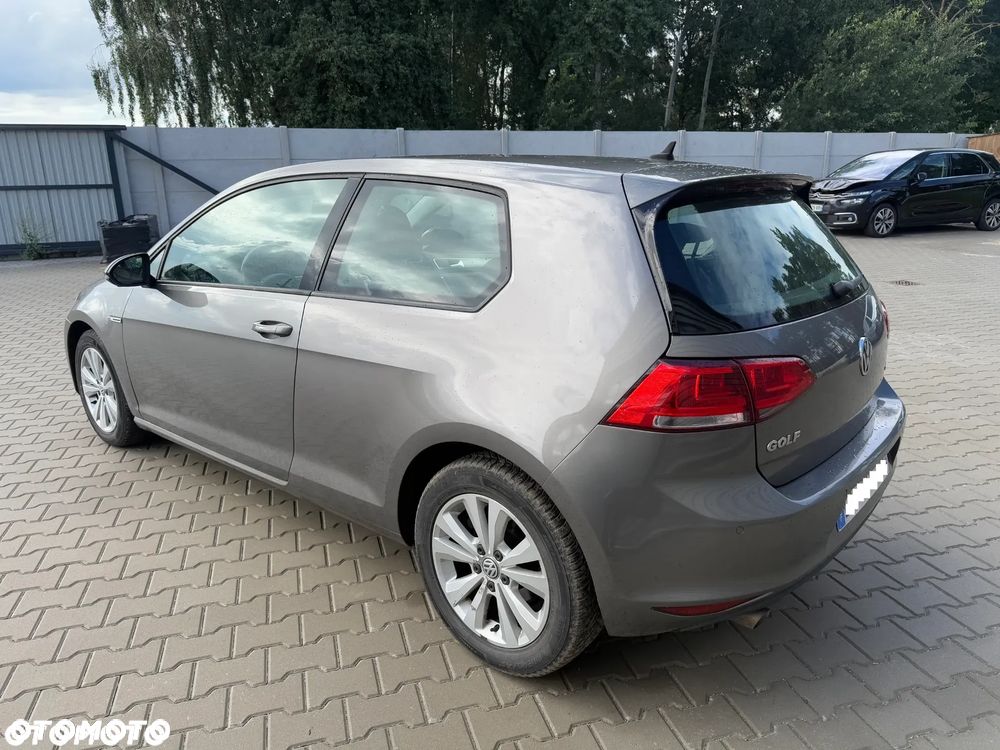 Volkswagen Golf - 6