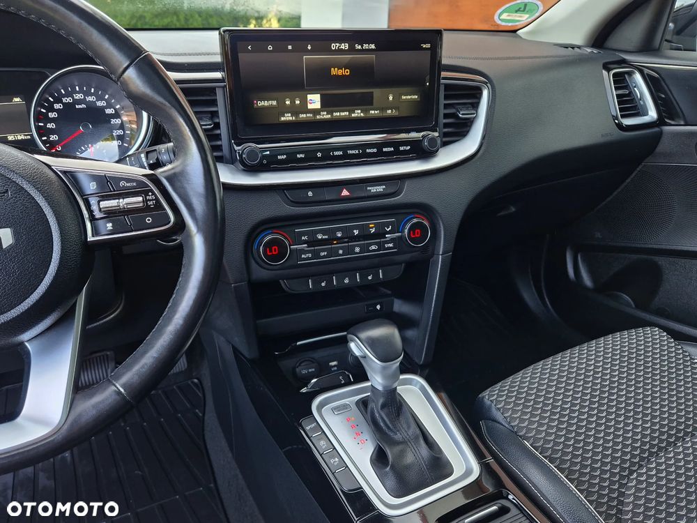 Kia XCeed - 23