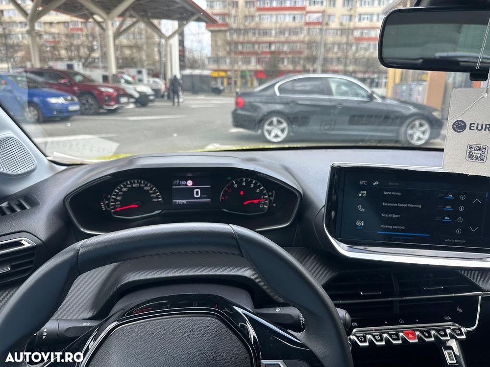 Peugeot 208 - 5