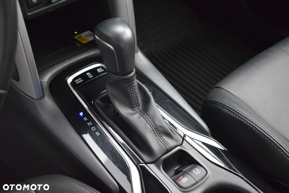 Toyota Corolla Cross 2.0 Hybrid Executive - 17