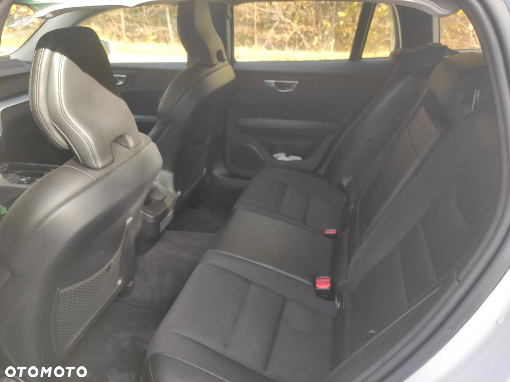 Volvo V60 D4 SCR AWD Momentum - 9