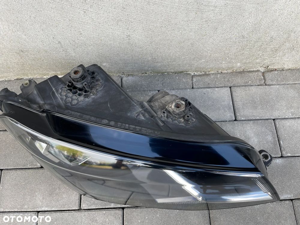 LAMPA PRZEDNIA PRAWA VW CADDY IV   2015-- - 2