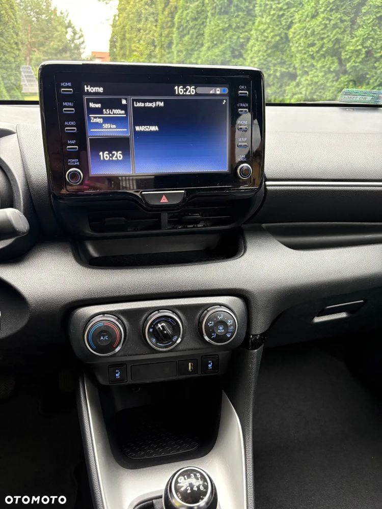 Toyota Yaris - 10