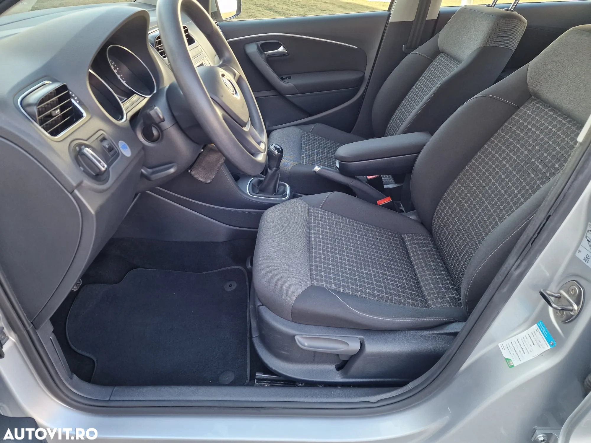 Volkswagen Polo 1.4 TDI (Blue Motion Technology) Comfortline - 8