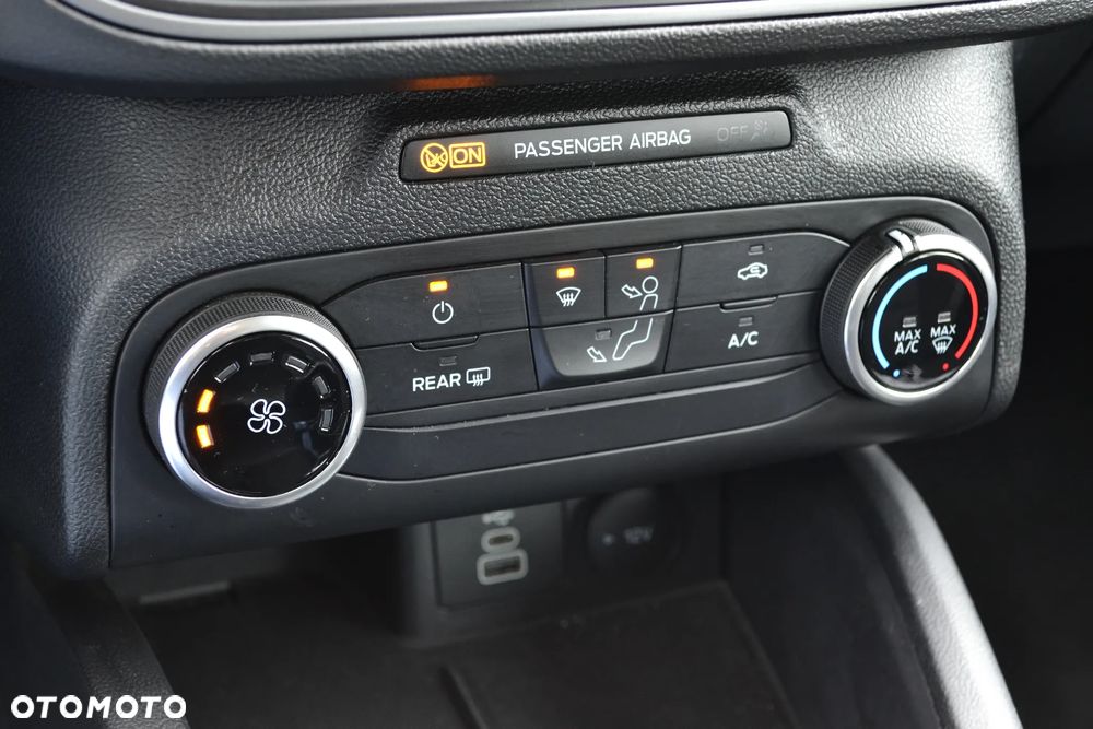 Ford Focus 1.0 EcoBoost Hybrid ACTIVE - 16