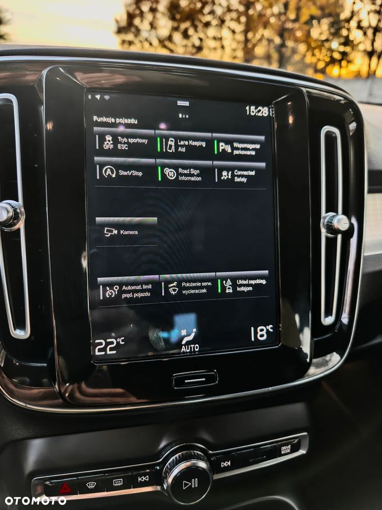 Volvo XC 40 T2 Momentum Pro - 18