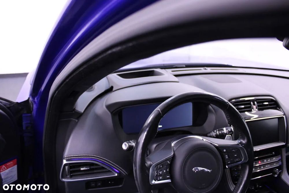 Jaguar F-Pace - 7
