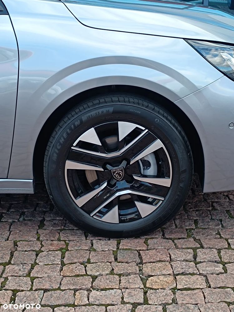 Peugeot 208 1.2 mHEV Allure - 15