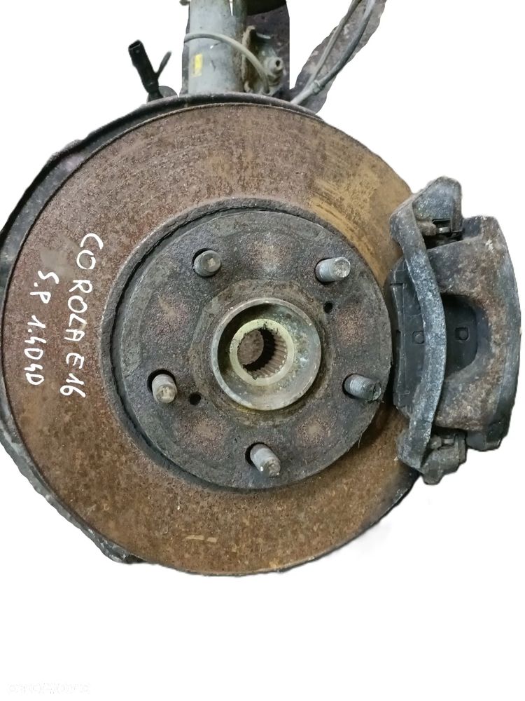TOYOTA COROLLA E16 12-19 1,4 D4D zwrotnica prawy przód PP * - 1
