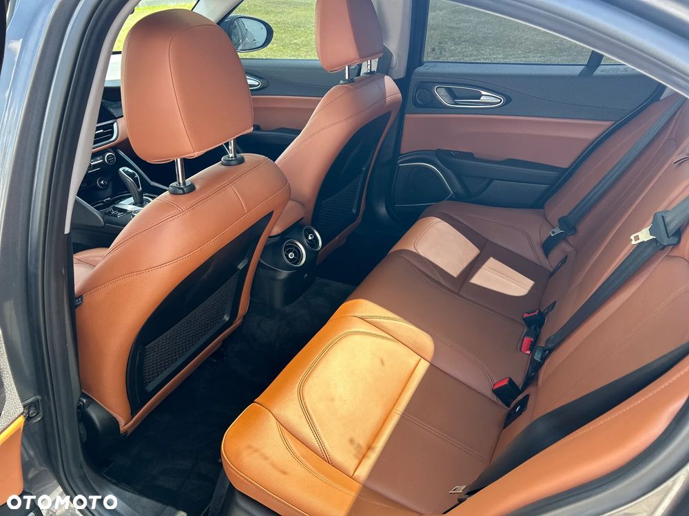 Alfa Romeo Giulia - 15