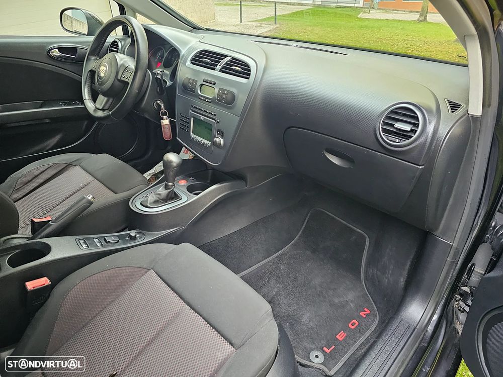 SEAT Leon 2.0 TDI Sport Up DSG - 16