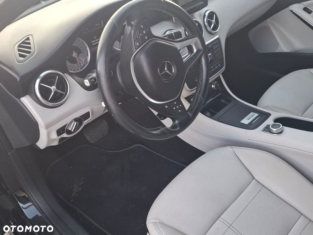 Mercedes-Benz Klasa A 250 7G-DCT Motorsport Edition - 6