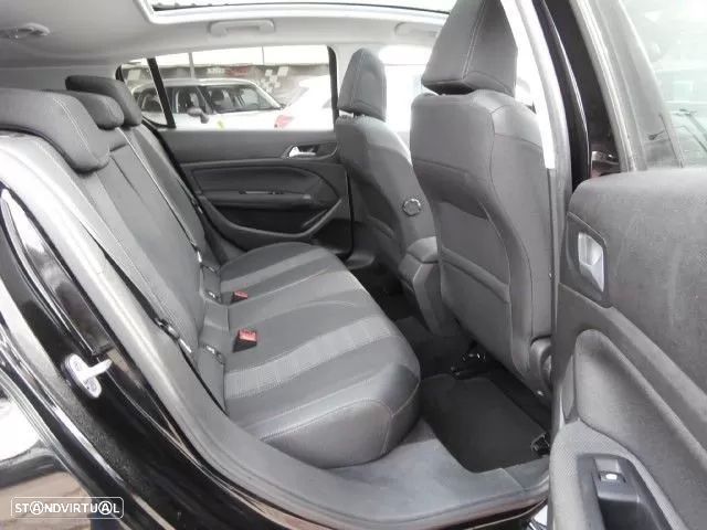 Peugeot 308 1.5 BlueHDi Allure Pack - 31