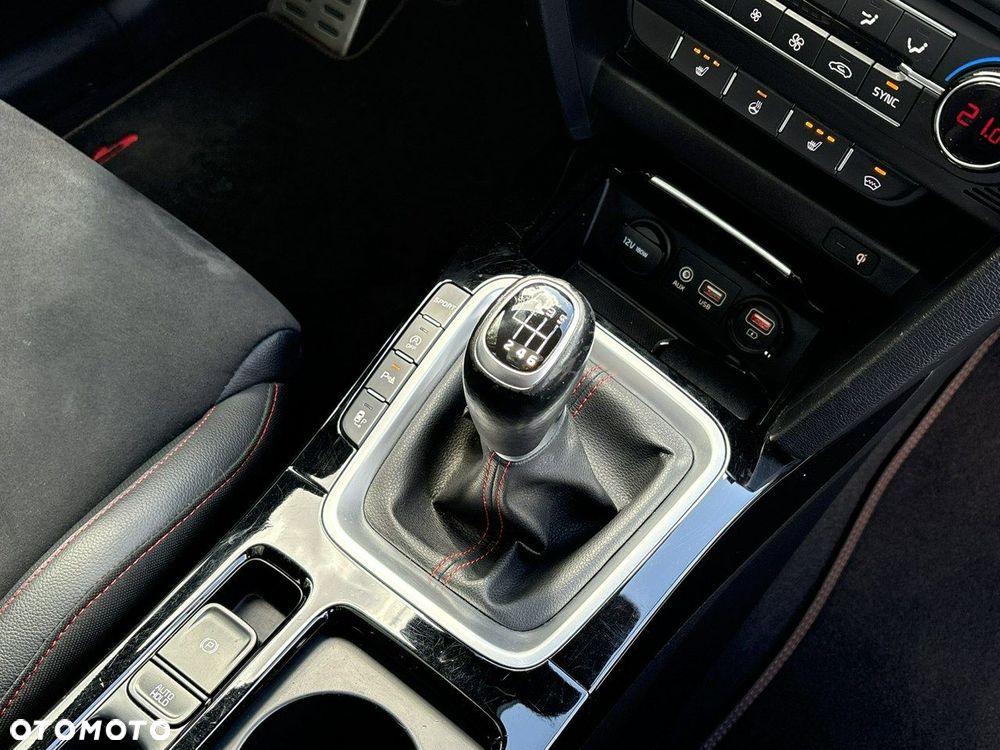 Kia ProCeed 1.6 T-GDI GT - 18