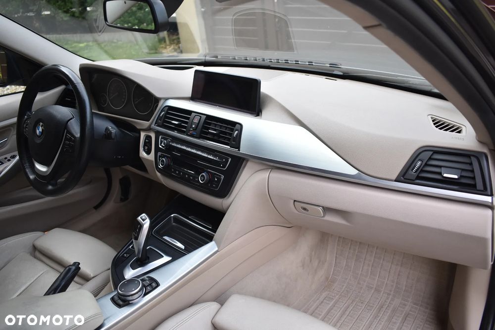 BMW Seria 3 320d xDrive Modern Line - 25