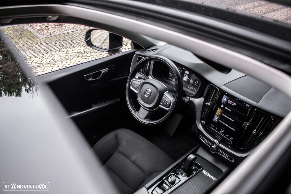 Volvo XC 60 T6 AWD Essential - 40