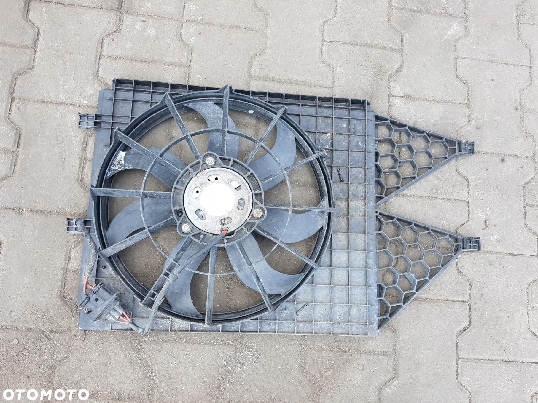 VW POLO 6R 09-14r 1.6 TDI WENTYLATOR CHŁODNICY 6R0121207A - 1
