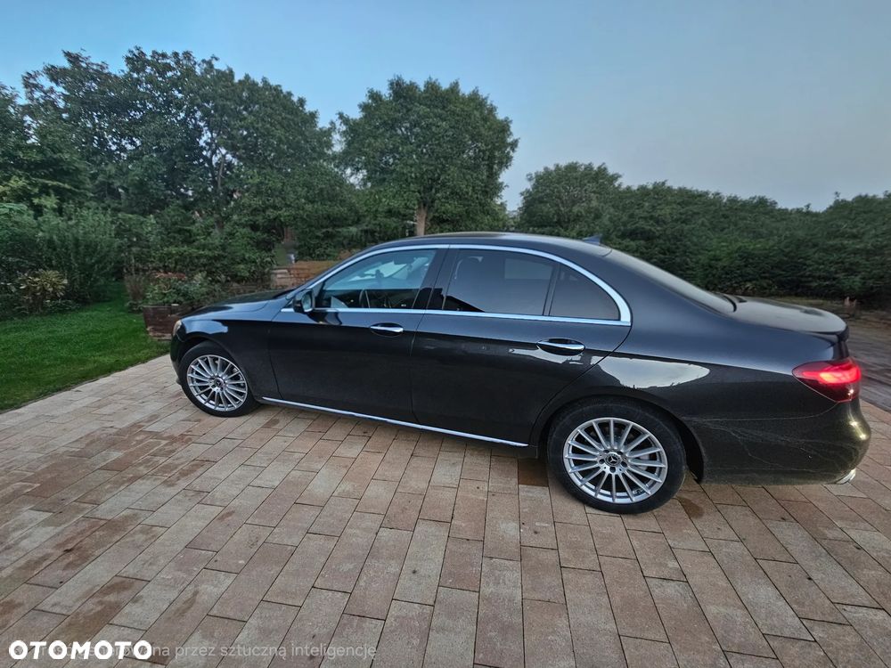 Mercedes-Benz E-Class 2022 photo 5