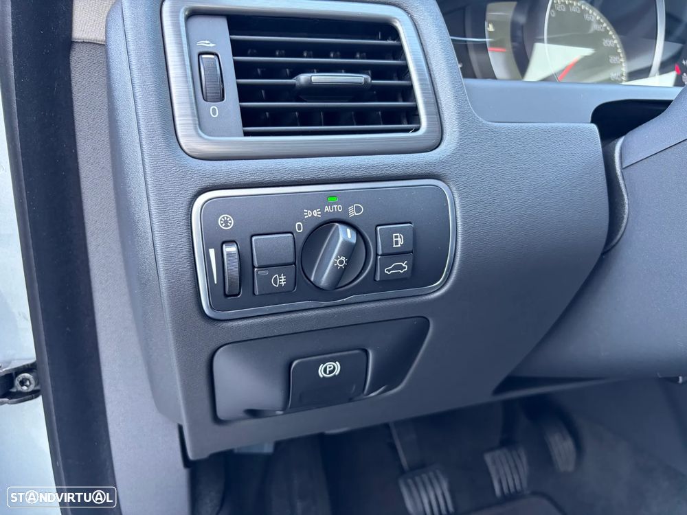Volvo V70 1.6 D2 Momentum - 40