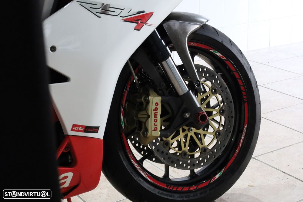 Aprilia RSV 1000rr - 8