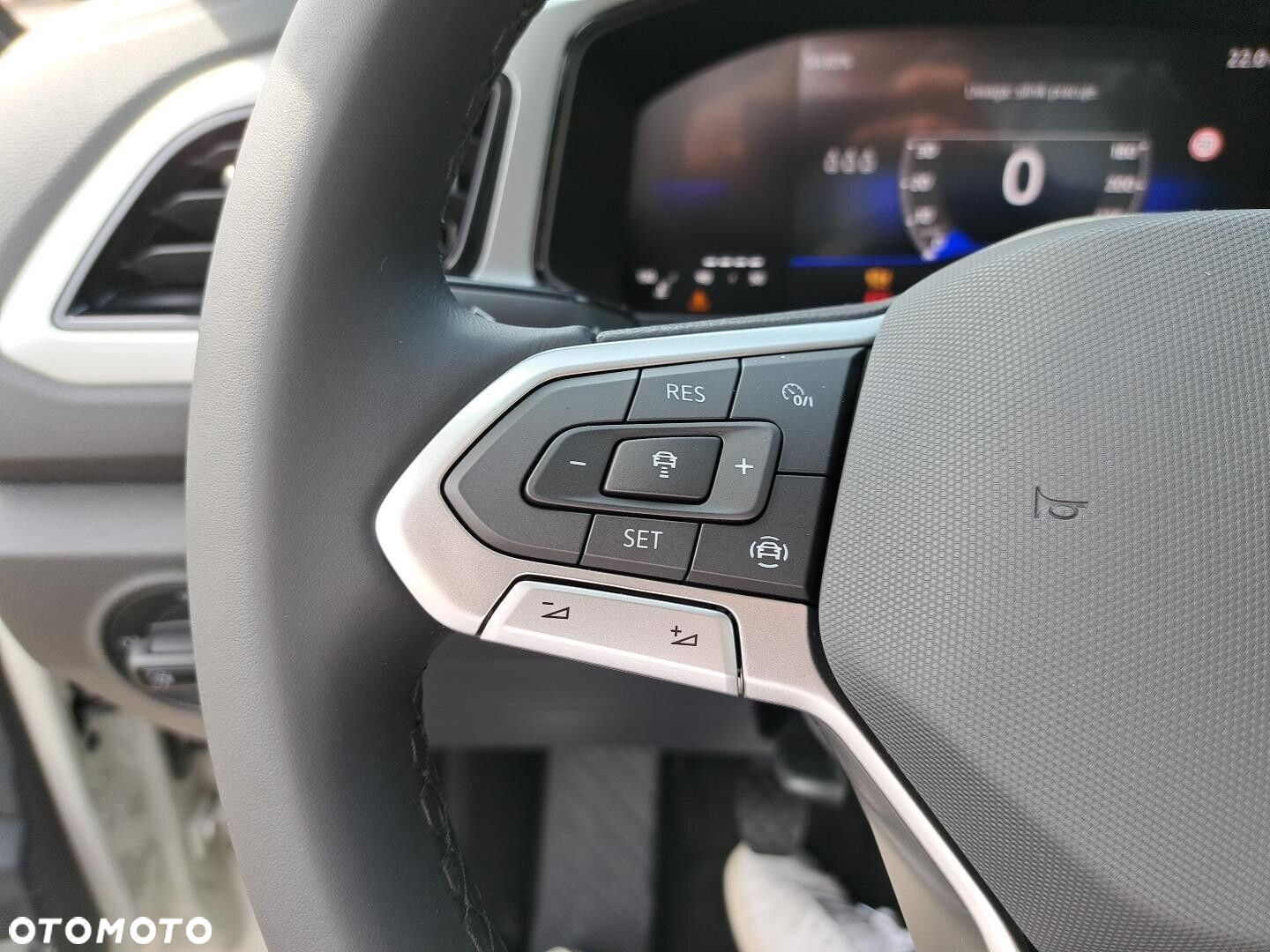 Volkswagen T-Roc 1.5 TSI Life Plus - 24
