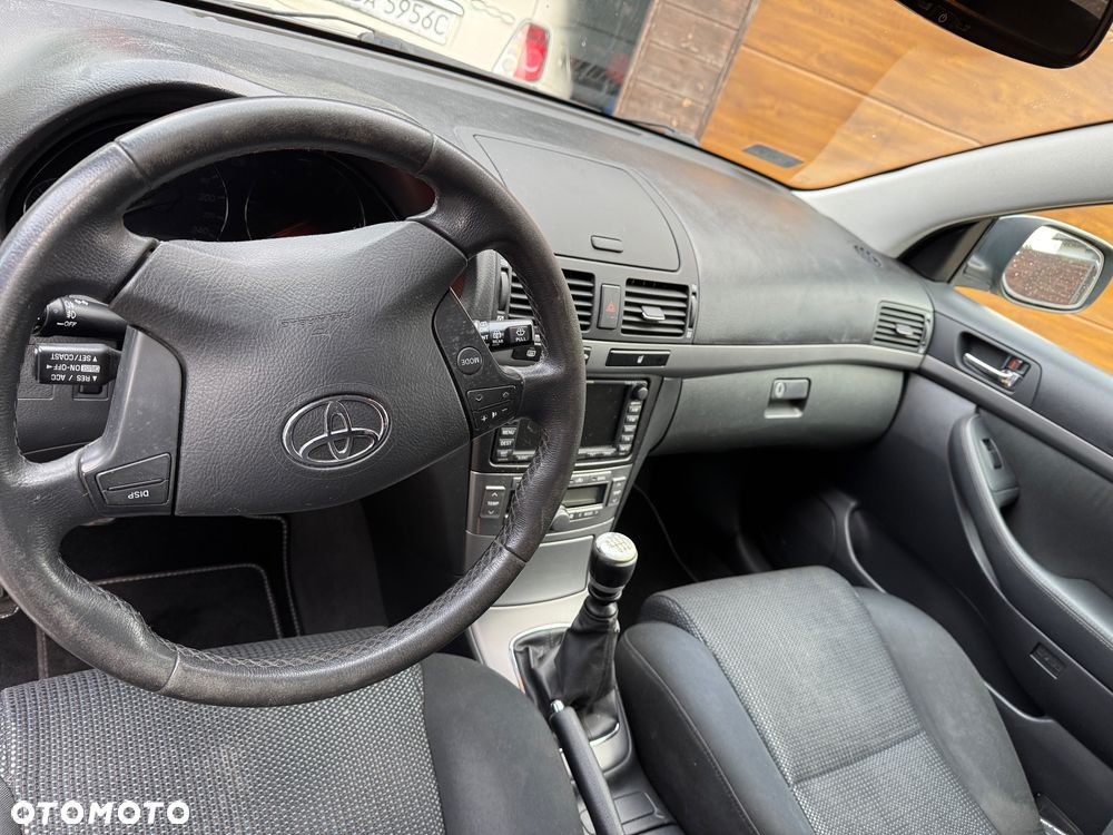 Toyota Avensis 2.0 D-4D - 23