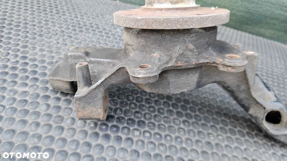 Zwrotnica 8D0407257 AR Piasta Łożysko Przód Przednia Lewa Kopyto Audi A4 B5 A6 C5 VW Passat B5 - 4