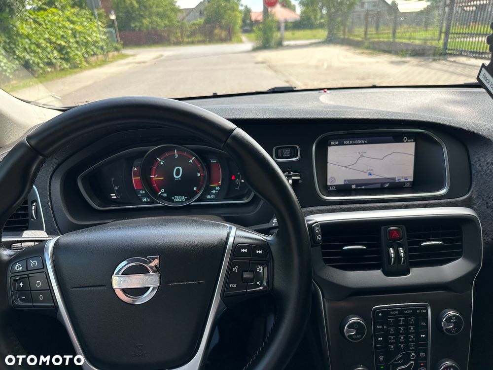 Volvo V40 D2 Momentum - 14