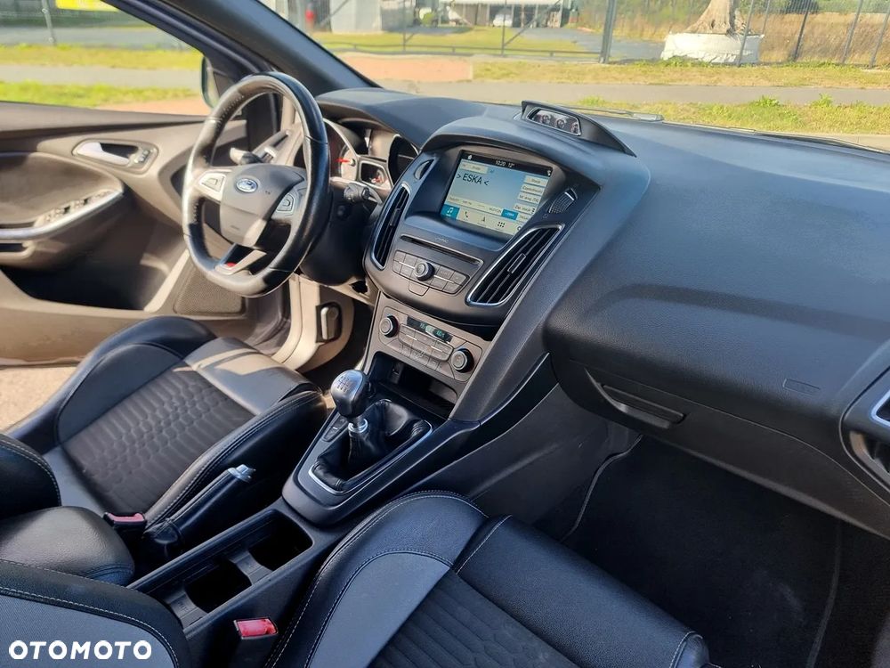 Ford Focus 2.0 TDCi ST - 18